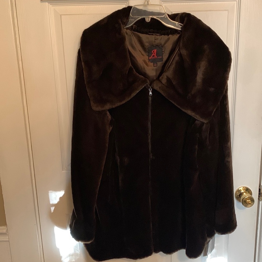 NEW Adrienne Landau Women’s Brown Faux Fur Jacket